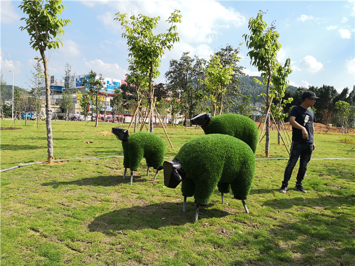 YY10-39草皮羊雕塑组合