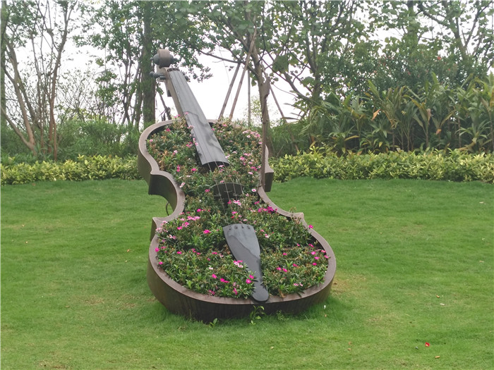 YY11-26金属大提琴雕塑