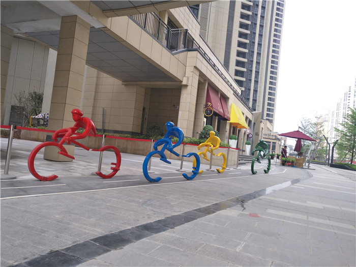 YY10-32玻璃钢踩单车雕塑