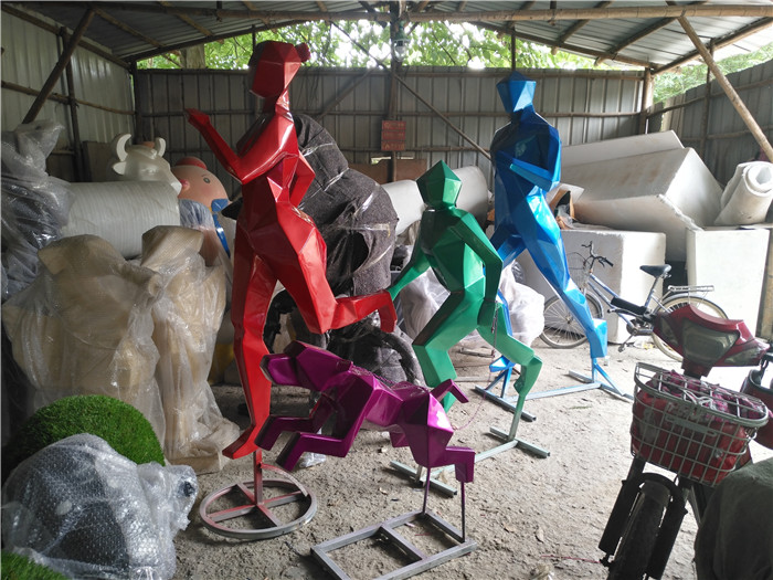 YY10-10畅销菱形人物组合雕塑